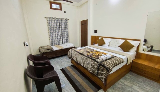 Paramjyoti Home Stay
