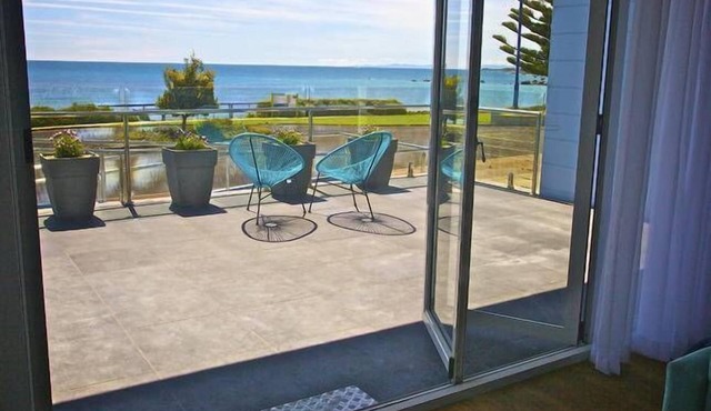 Penguin Beachfront Apartments
