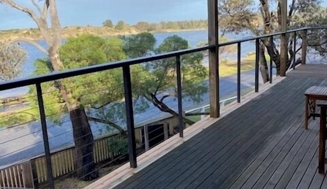 Perfect Waterfront Escape in Marlo | Balcony Views & Nature All Around