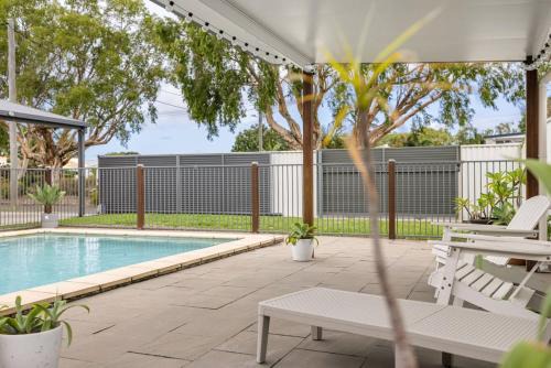 Pet Friendly Beachside Hideaway - Lazy on Lowry