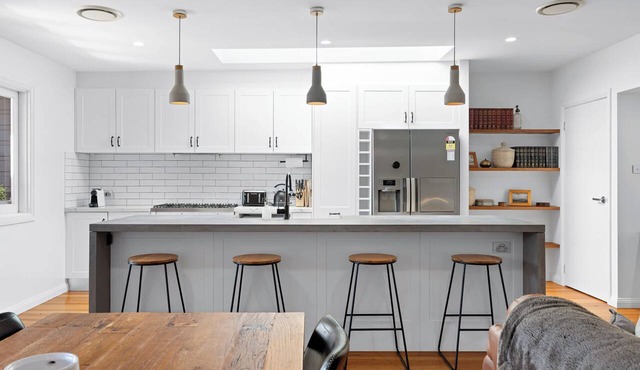 Pet-friendly cottage near cafes, pubs and parks in Merewether