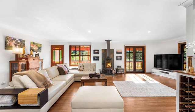 Pet Friendly Farm Stay in the centre of Tilba!