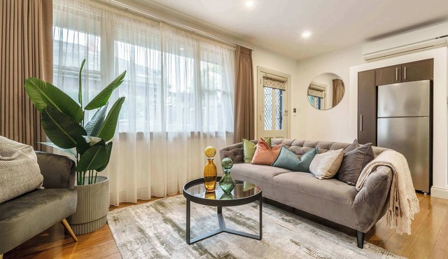 Pet-friendly guesthouse with garden and playground