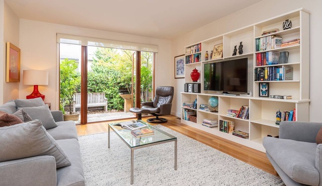 Pet Friendly - The Light House - Close to Harold Holt Swim Centre