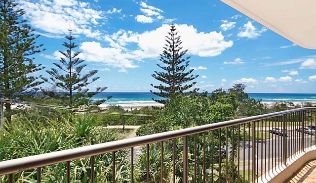Porta Pacifique 10 - Beachfront Bilinga With Stunning Views!