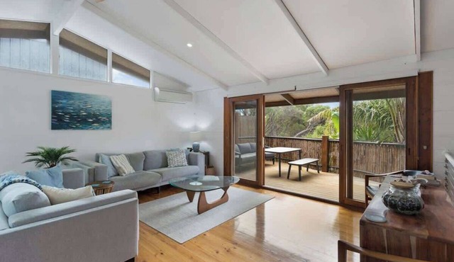 Private & Exotic Island Home Close to Beach Access