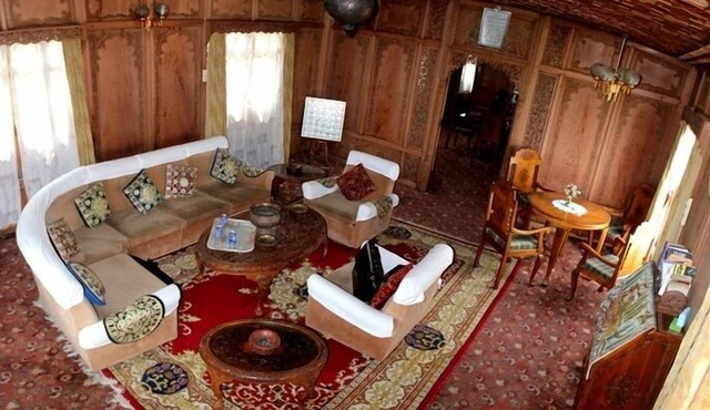 Privilege Houseboats