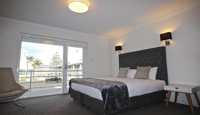 Quays Hotel