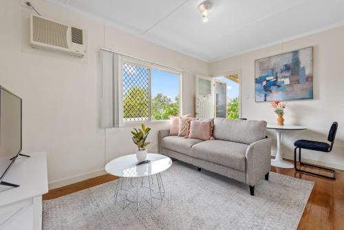 Quiet & Leafy 1BR Apt with Parking, Balcony & Wi-Fi