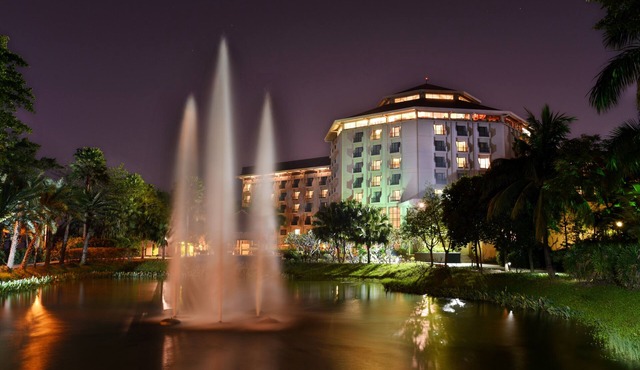 Radisson Blu Dhaka Water Garden