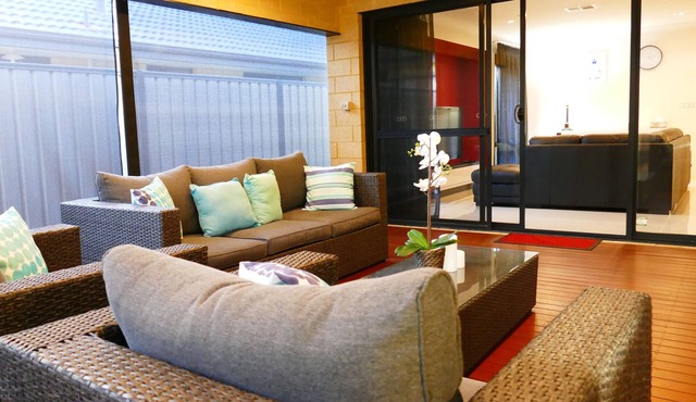 Rainbow Joy House, your Home away from home in PERTH! Unique local lifestyles!