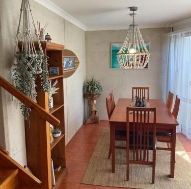 Red Emperor a trendy, modern townhouse in the heart of Esperance
