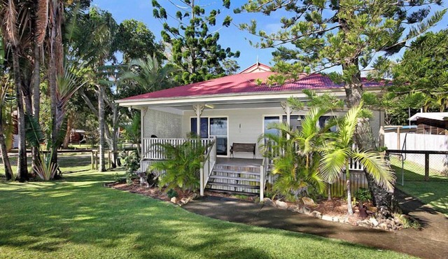 Relaxing waterfront property with own jetty and magnificent views