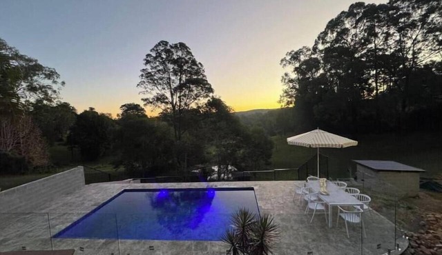 Repton river views w heated pool