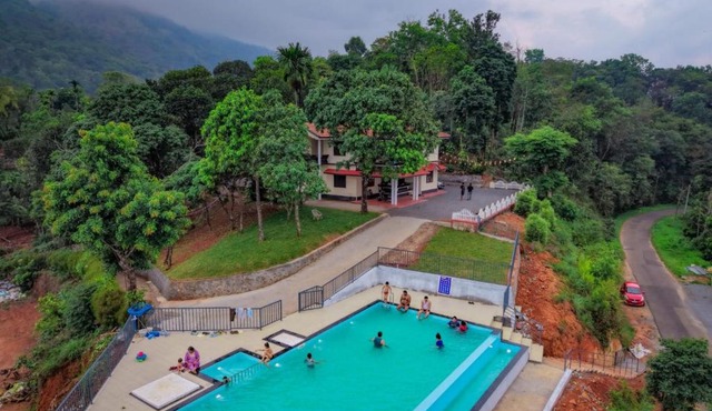 River Lounge Retreat Wayanad