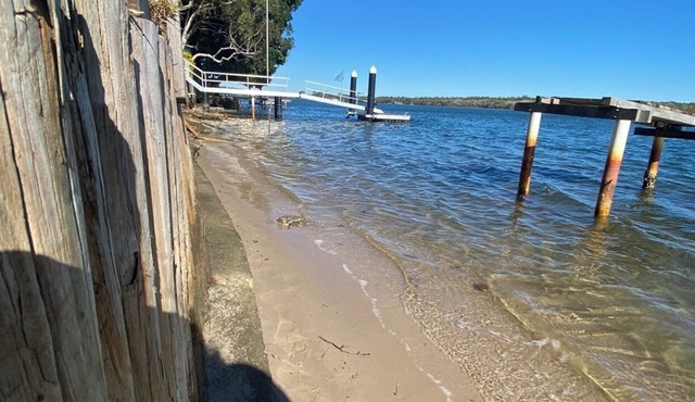 Riverfront retreat with swimming pool in Port Macquarie