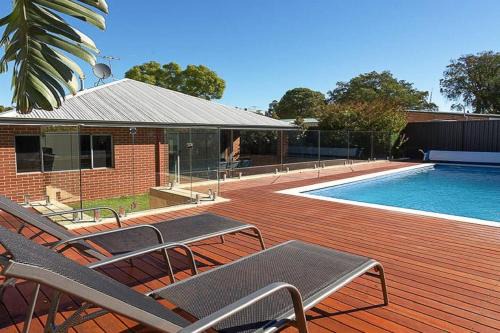 Rivervale Retreat - Spacious Family Living