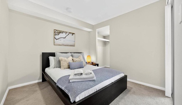 Rockingham Escape Stylish 2br Apt Near Beach and Shops