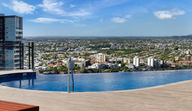 Rooftop Pool Stunning Apartment Queen Street
