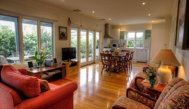 Ruby Cottage at Lonsdale Palms