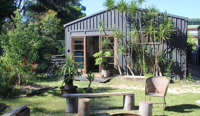Rustic romantic studio. The closest accommodation to Frazers Reef beach.