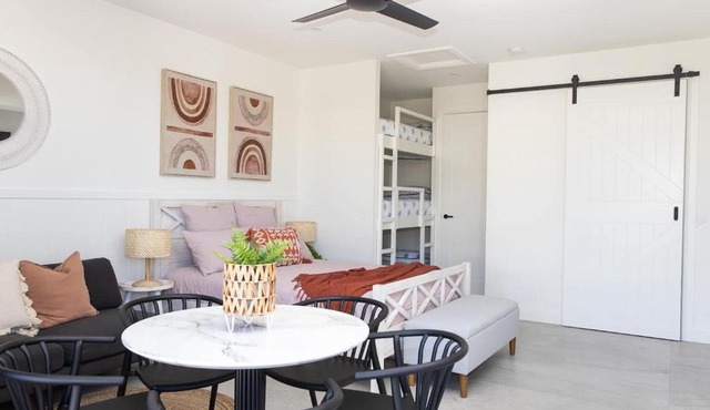 Sailfish Studio - Beachside Private Access Granny Flat by uHoliday