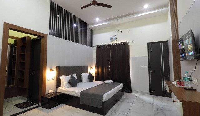 Sapphire Hotel & Banquet