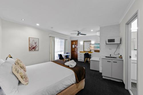 Sapphire Waters Motor Inn