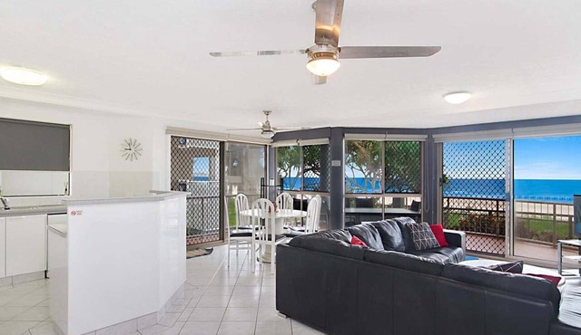 Seacrest 2 - Absolute Beachfront Tugun