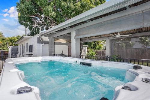 Seaside Serenity - Family Escape with Private Spa