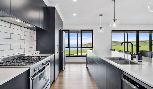 Secluded 4-Bed Home with Unbelievable Nature Views