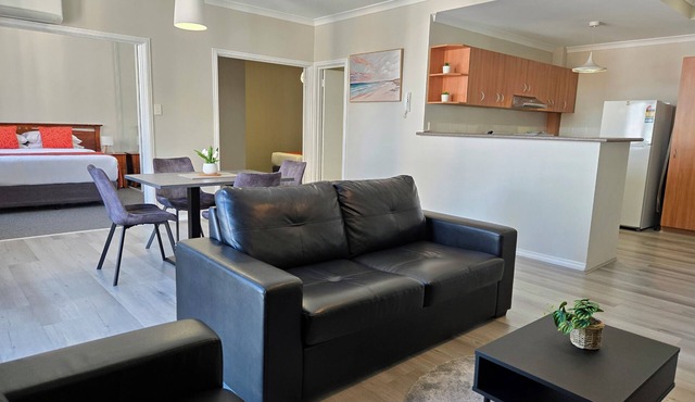 Secured parking. Close to CBD, Casino, Optus Std/WACA, Elizabeth Qy, Northbridge