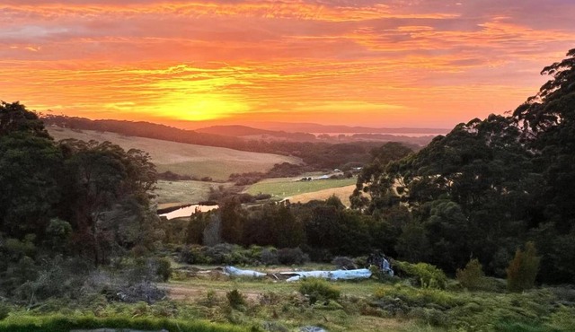 Serendeva: Stunning views, private & EV charger