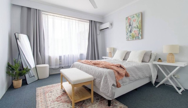 Serenity on Smith | 2 bedroom apartment by Tropical BNB