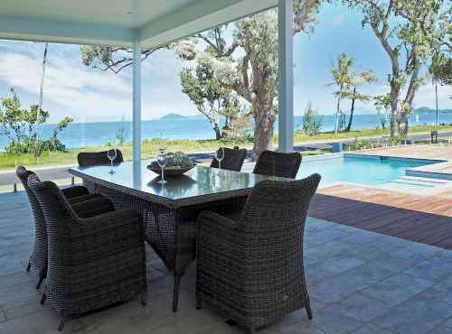 Solace Dream Beachfront Escape