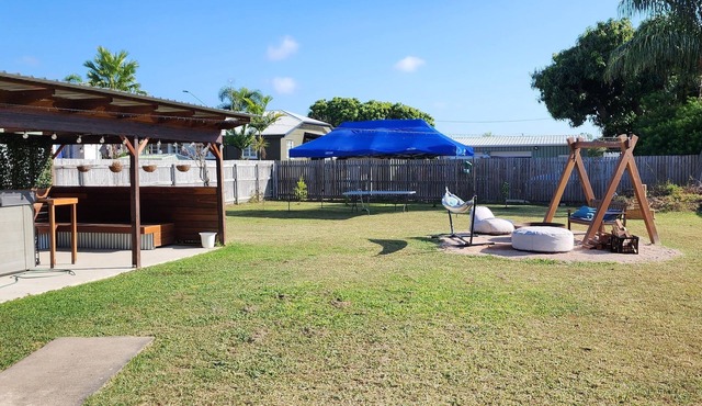 Spa, firepit, close to the airport, city and strand