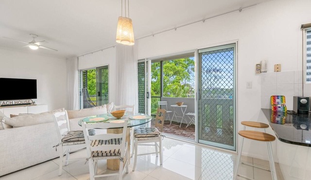 Spacious 2-Bed with Private Rooftop & BBQ Access