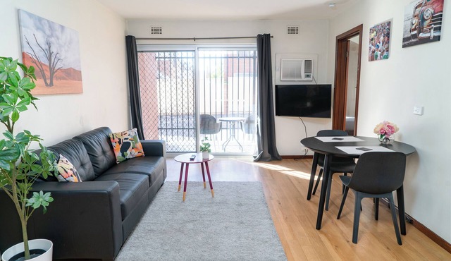Spacious & Cosy Self-contained Apartment