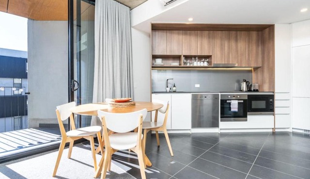 Spacious Kingston Foreshore 1BR Apt - Hosted by Canstay