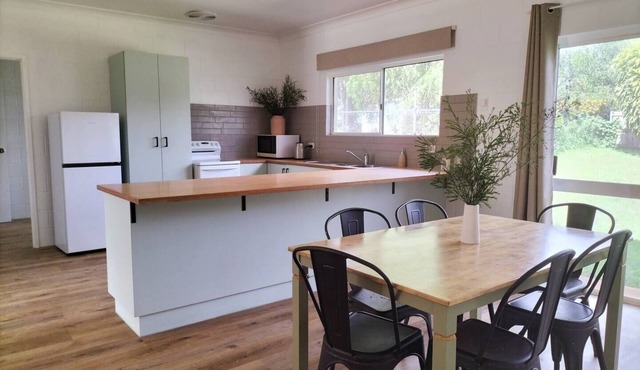 Spacious, Modern and Central