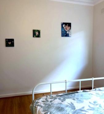Springvale Hub - Beautiful & spacious queen bed room