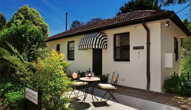 St Raphael - Priest's Cottage Leura