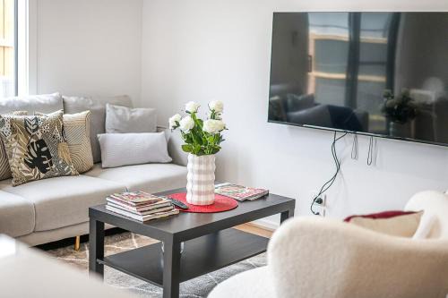 StayAU Fresh Modern 4BR Retreat Netflix in Berwick