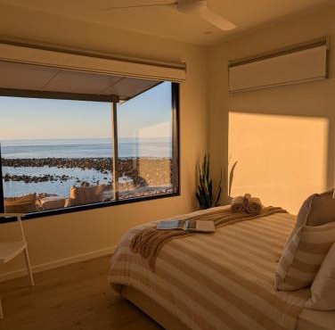 Stones Throw: Beachfront Escape at Stokes Bay KI