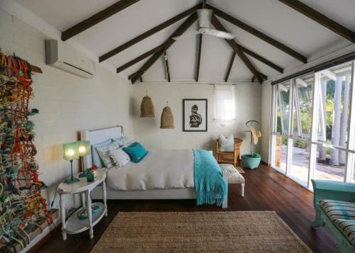 Studio 9, 200m Eagle Bay Beach