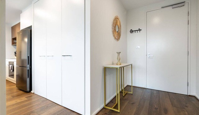 Stylish 2BR Apt | 5 mins to Canberra Hospital!
