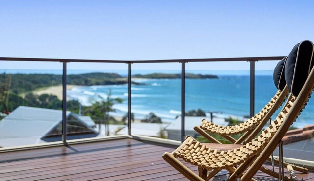 Sundecks Beachside Escape - Luxury at Emerald