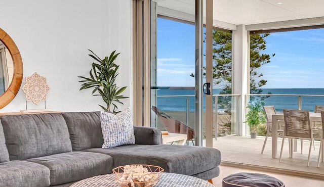 'Sunset Delight' Hamptons-style Beachfront Living