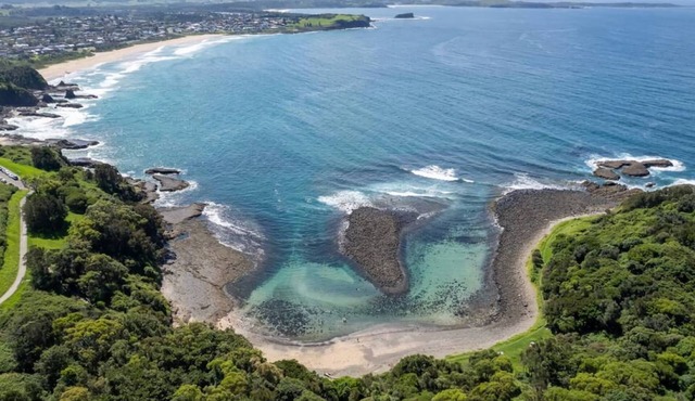 Surf Haven - beach-side