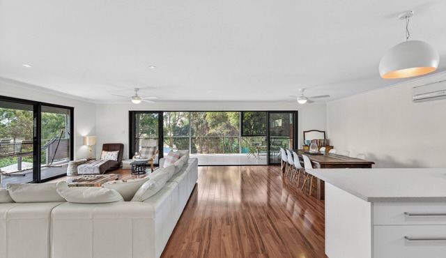 Swell Beach House - Family Entertainer and 3 min Walk to the Beach and Jetty